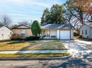 2002 Finley Rd, Irving, TX 75062