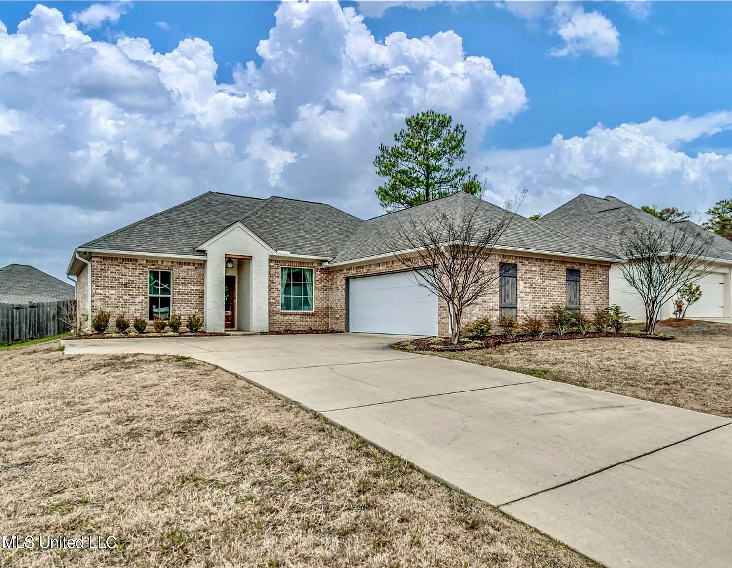 109 Willow Pl photo 1