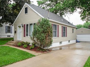 825 11th St NW, Rochester, MN 55901