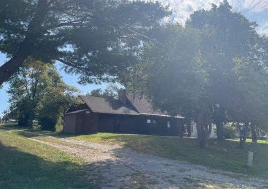 211 S 10th St, Hopkins, MO 64461 Zillow