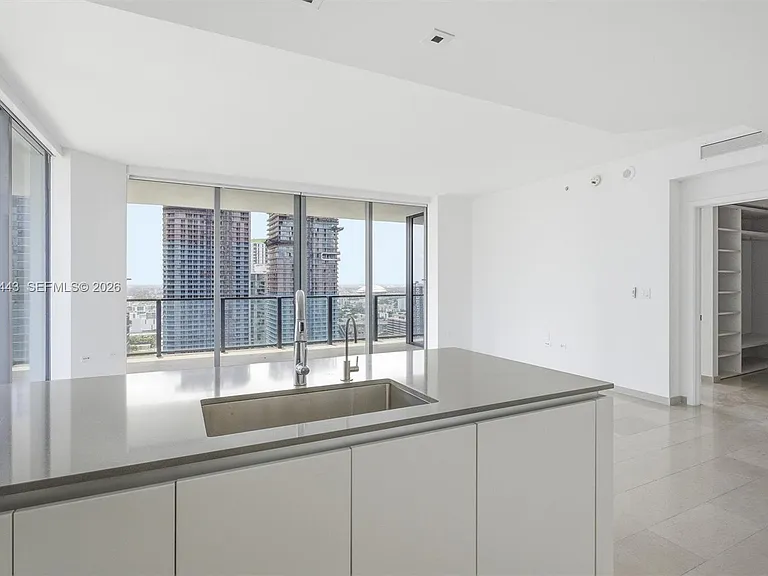 68 SE 6th St #2702 — Photo 38