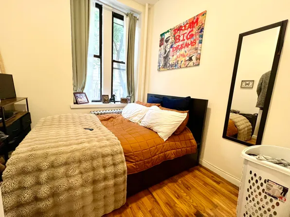 230 East 25th Street image 3 of 6