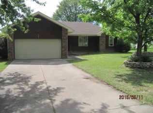 4363 N Essex Ave, Springfield, MO 65803