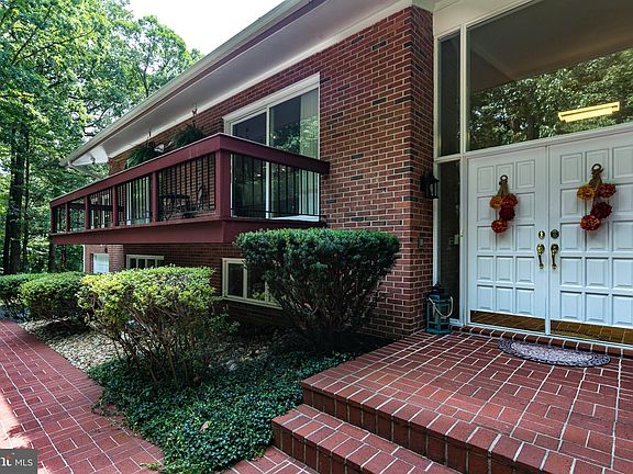 5th image of 11113 Split Rail Ln