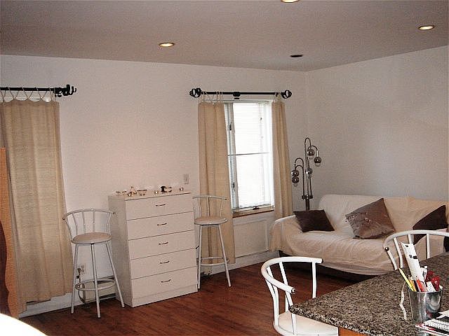 1st image of 3225 37th St APT 1F