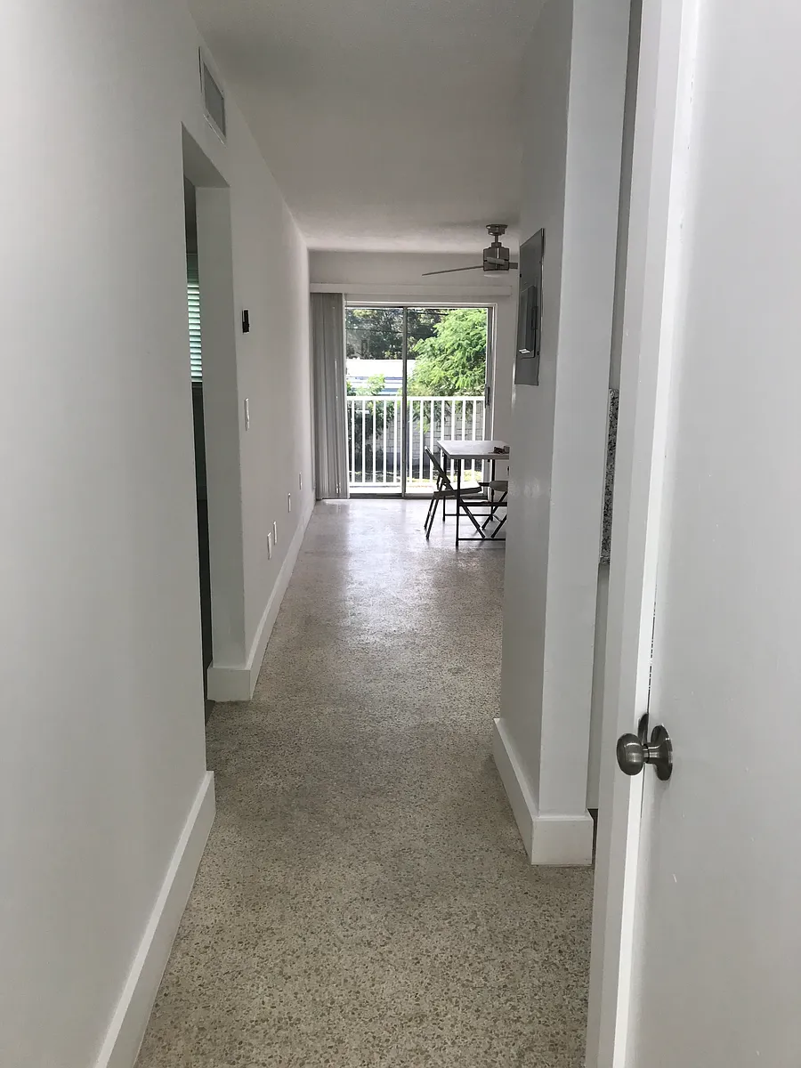 Building Photo - 3180 SW 17th St #8