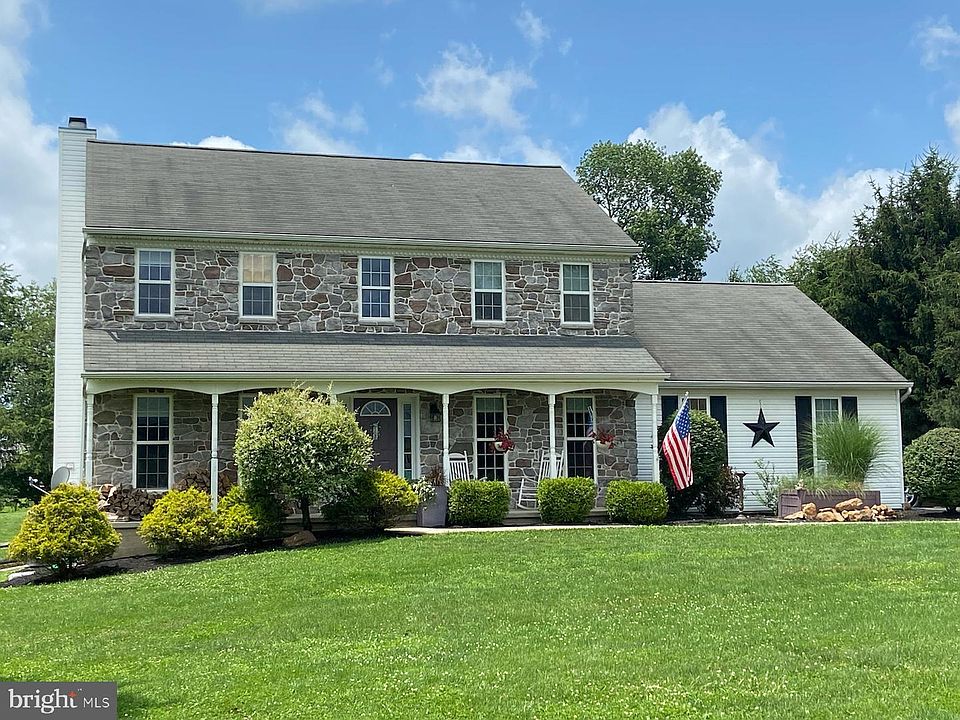 1st image of 216 Stella St