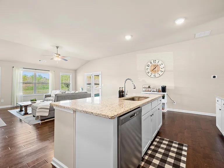 2496 Sunny Hill Rd — Photo 4