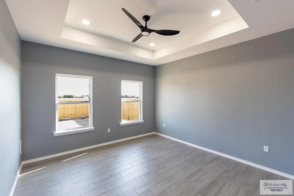 3 bed, 2.0 bath, 1204 sqft, $1,800 — Photo 3