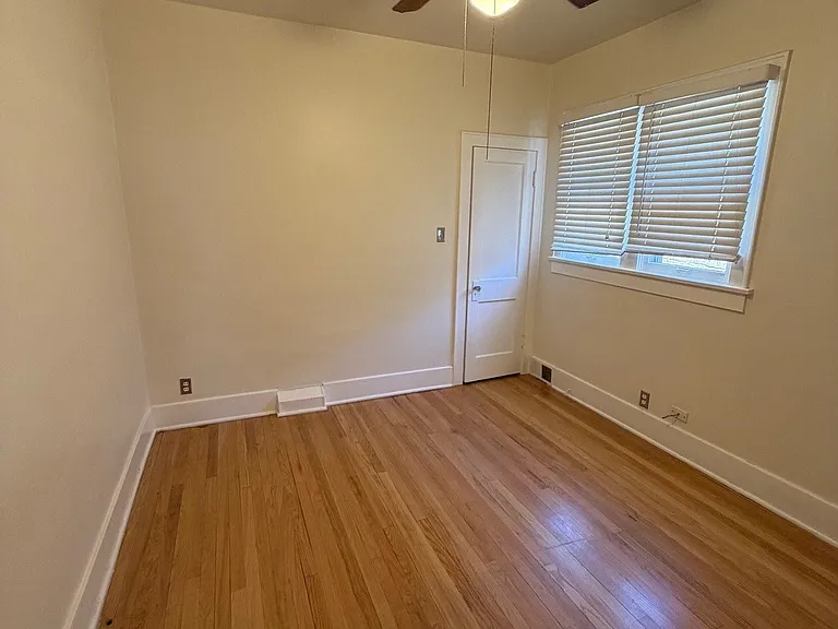678 S Race St — Photo 7