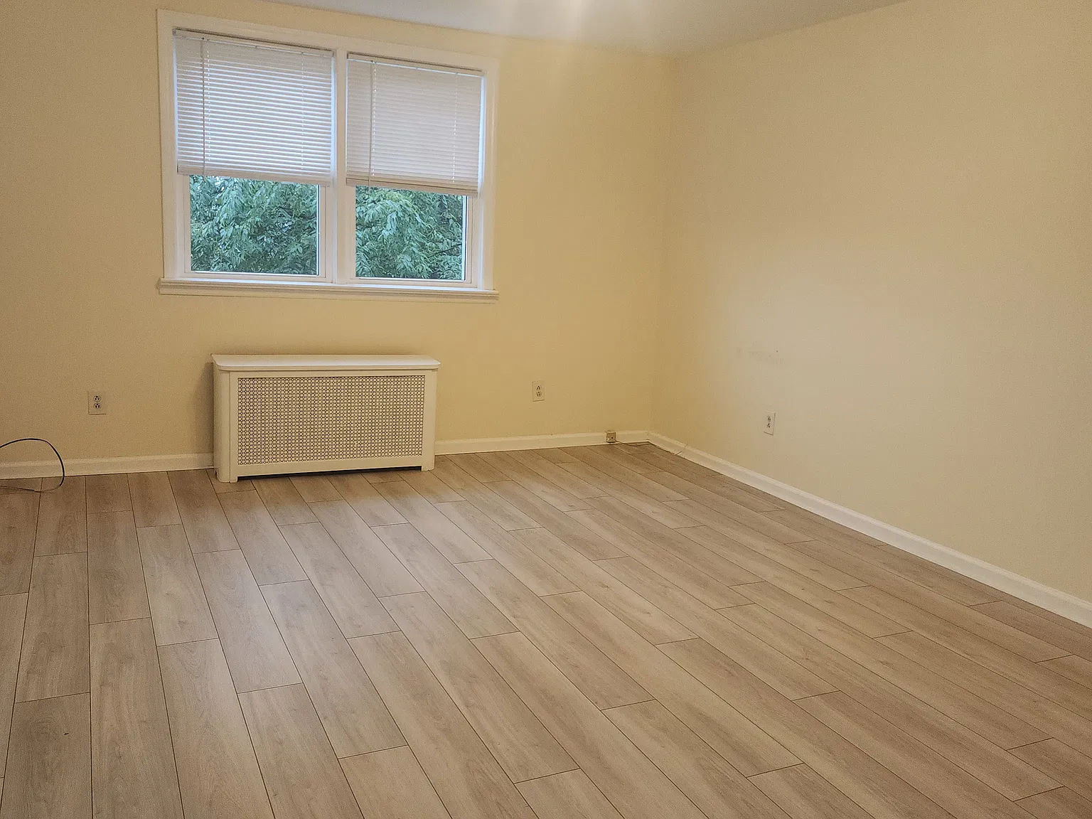 2 bed, 4252 sqft, $2,850 — Photo 2