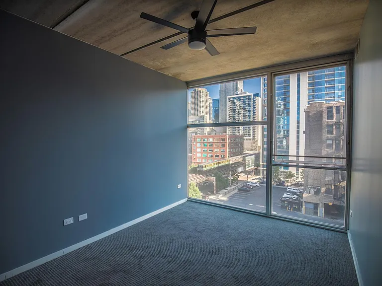 630 N Franklin St #605 — Photo 12
