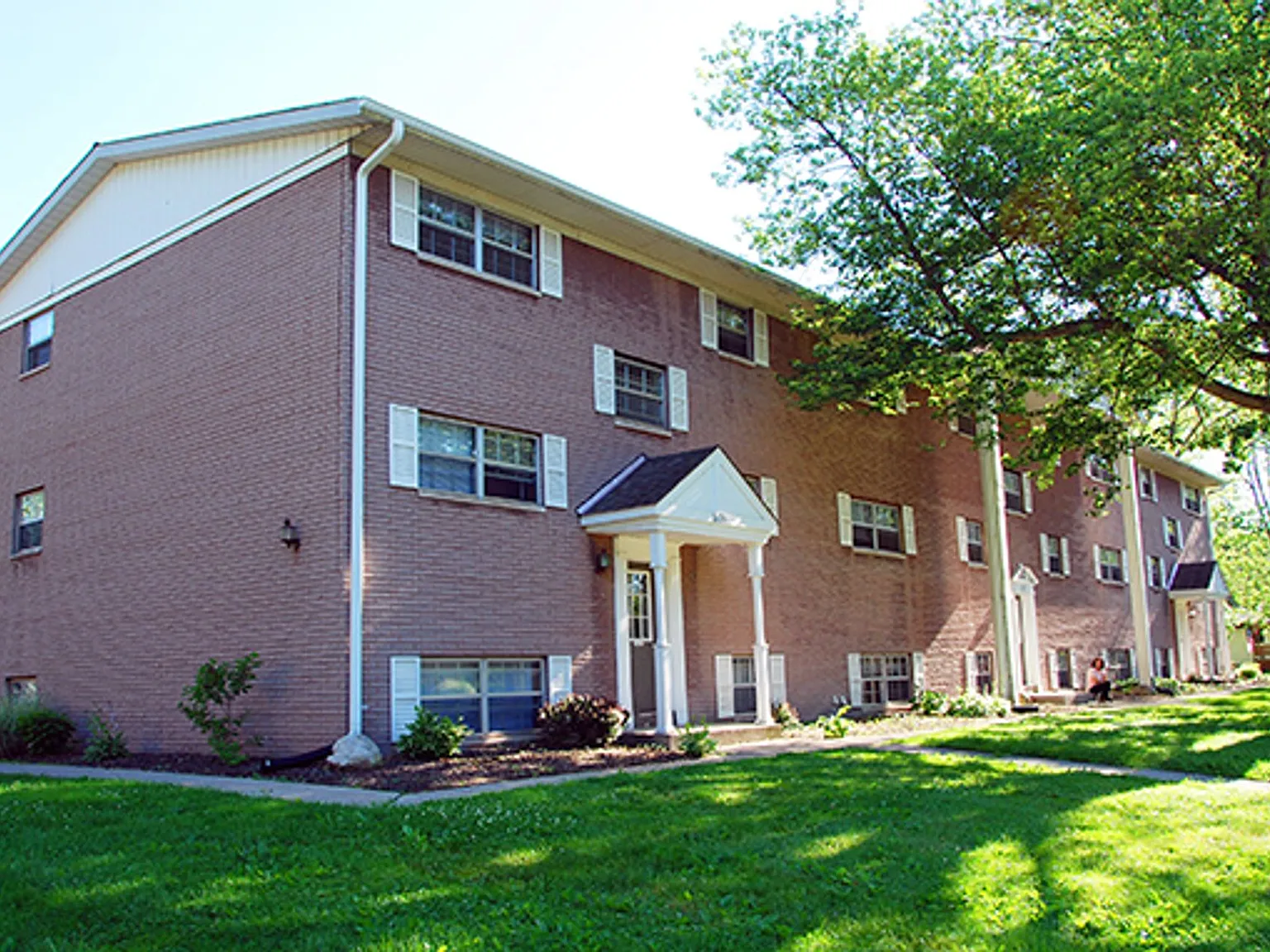 State Place Apartment Homes — Photo 3