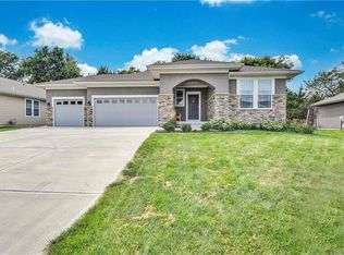 14438 S Shady Bend Rd, Olathe, KS 66061