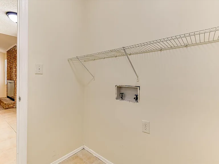 4532 Hillside Dr — Photo 18