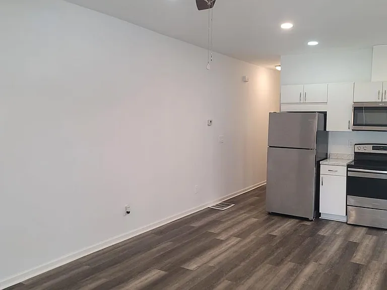 973 Ira St SW #A — Photo 5