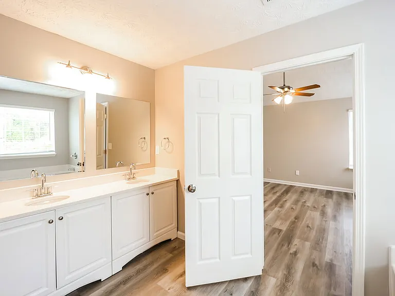 3505 Creekview Dr — Photo 11