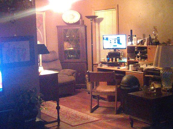 5th image of 2206 Merriam Ln