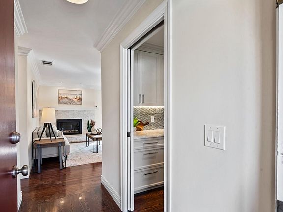 5th image of 1020 W Homestead Rd