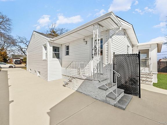 4th image of 2243 Leighton Road