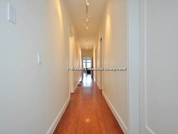 5th image of 820 North Pt