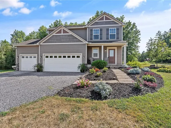 51 Phinney Ln, Central Square, NY 13036