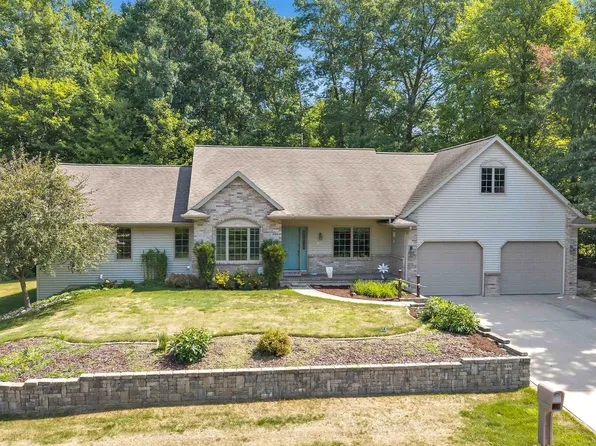 1444 Kord Ct, Oconto, WI 54153