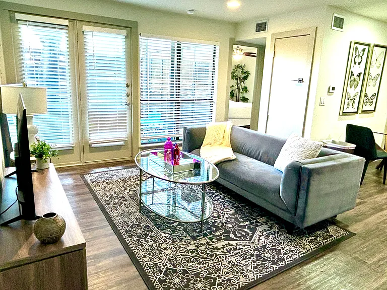 2806 Reagan St #103 — Photo 2