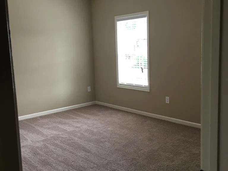 1811 Bedford Trl — Photo 2