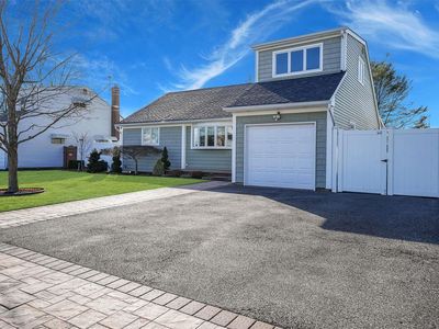 2 Thelma Place, Deer Park, NY, 11729