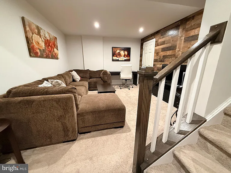 99 Weston Dr — Photo 28