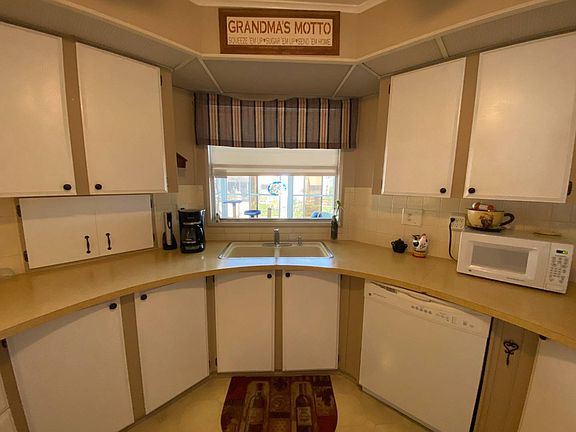 2nd image of 13 Nagua Ct