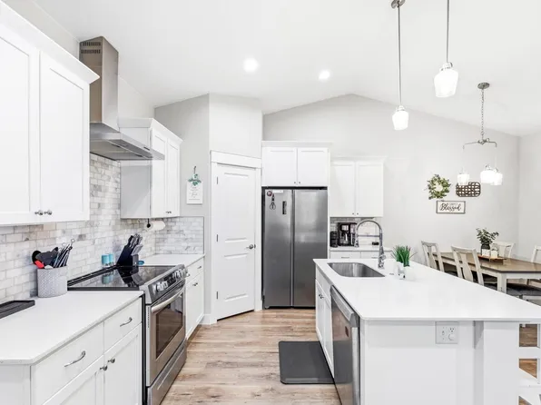 1123 Coyote Ln, Wiggins, CO 80654