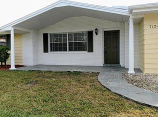 7104 Embassy Blvd, Port Richey, FL 34668