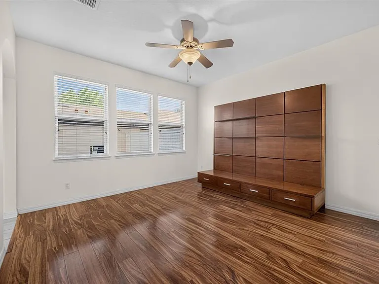 7516 Bentonshire Ave — Photo 6