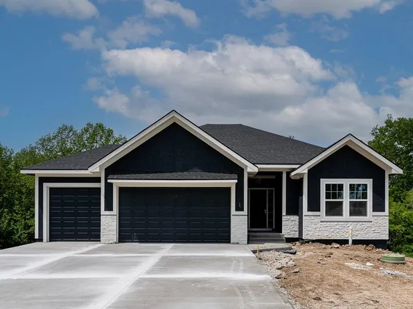 12444 Wingfoot Dr, Kansas City, KS 66109