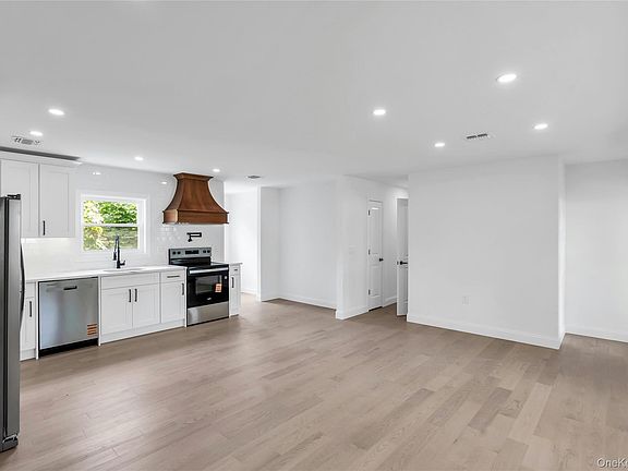 3rd image of 1237 Stony Brook Road