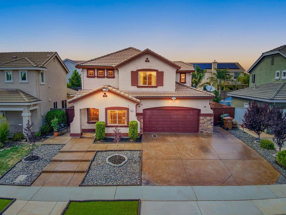 1st image of 1557 La Guardia Cir