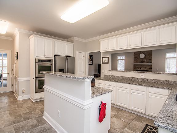 5th image of 3408 Olney Dr