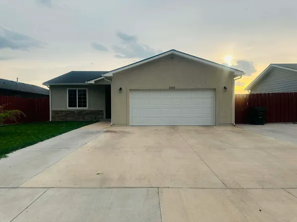 2305 N 9th St, Garden City, KS 67846