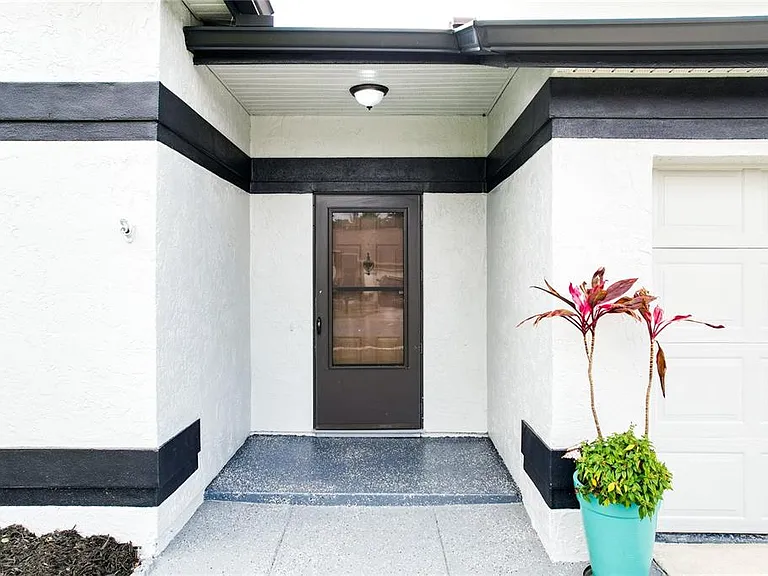 5716 Delano Ln — Photo 9