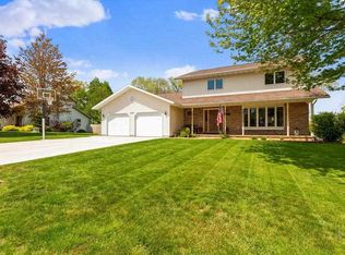 1360 Dallman Ln, Shawano, WI 54166