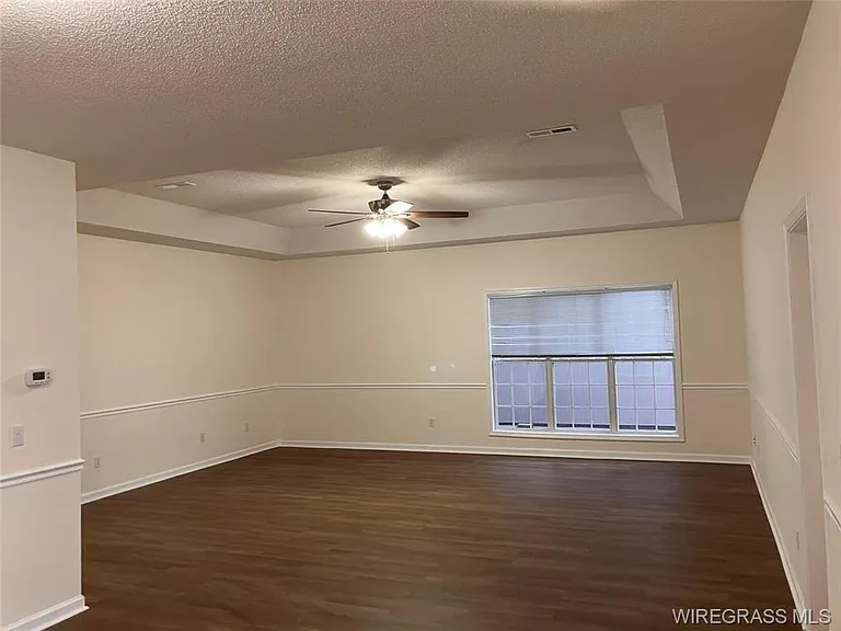 209 Camden Dr — Photo 4