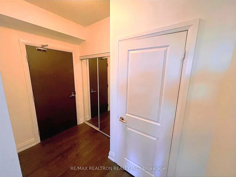 7890 Bathurst St #1601 — Photo 10