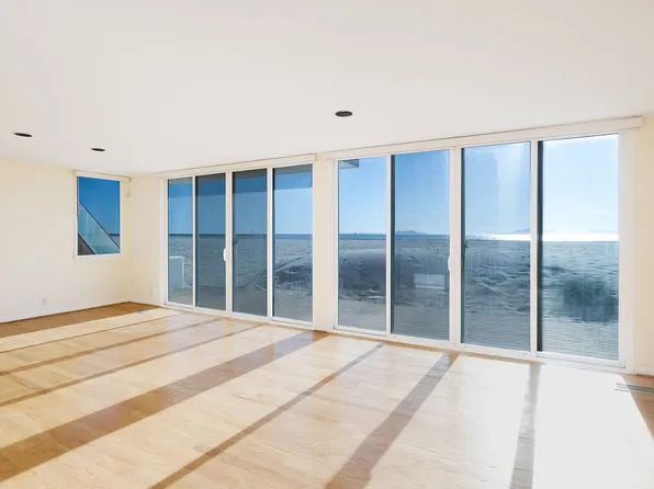 3637 Ocean Dr, Oxnard, CA 93035