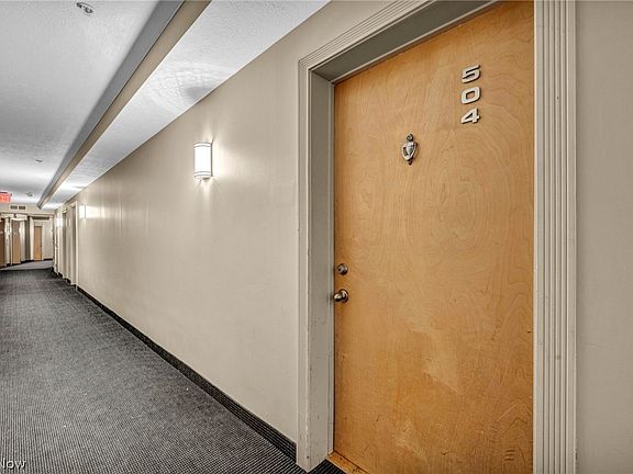 3rd image of 2222 Detroit Ave APT 504