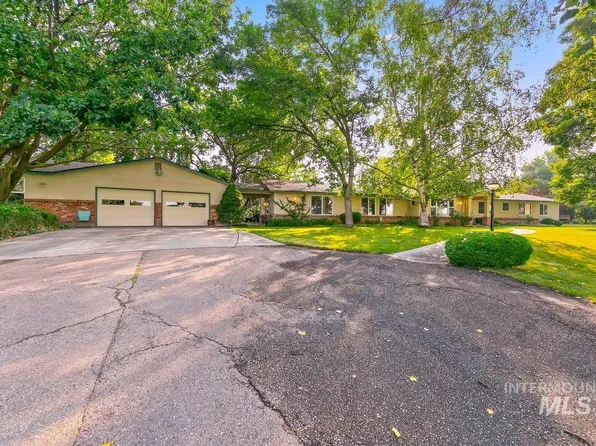 2118 W Aspen Cove Dr, Meridian, ID 83642