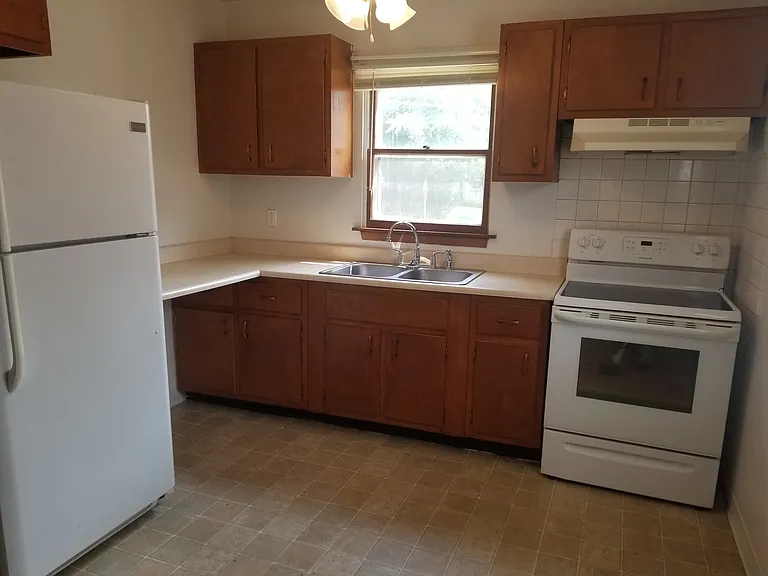 4542 13th St — Photo 3