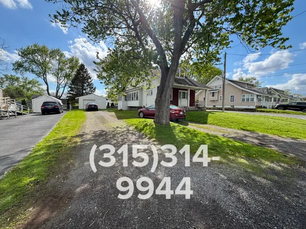 211 Russell Ave Floor 2, Liverpool, NY 13088