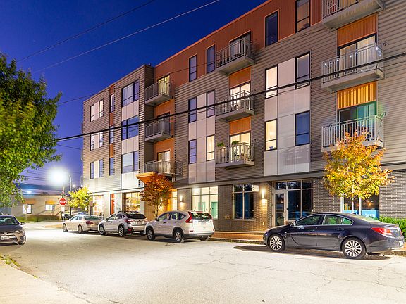 89 Anderson Evening Streetscape